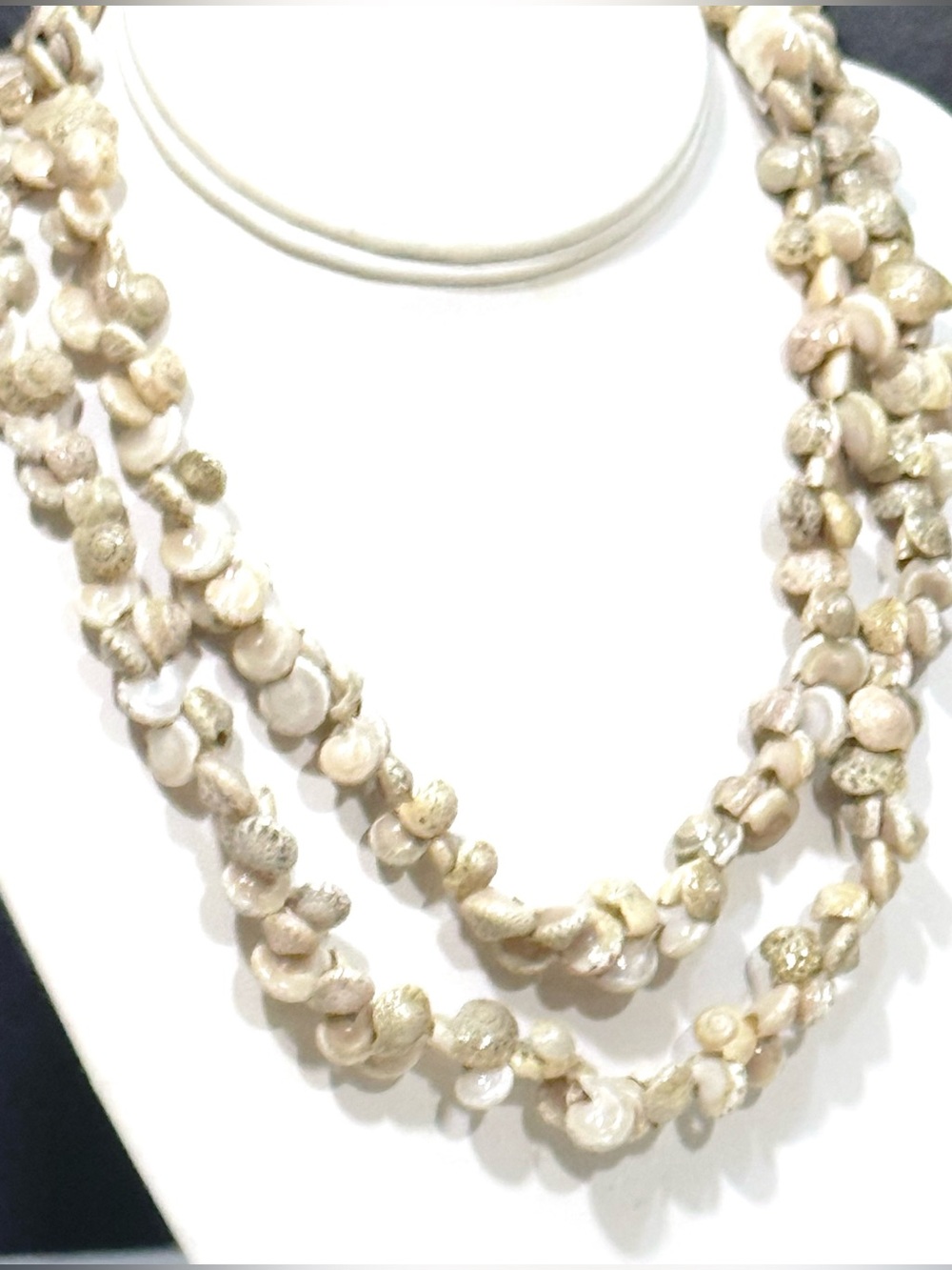 Vintage Single 18” Long Layered Strand Shell Necklace Jewelry Ivory & Brown NWT